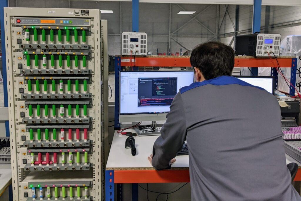 VoltR teste les cellules fournies par Screlec pour leur offrir une seconde vie
